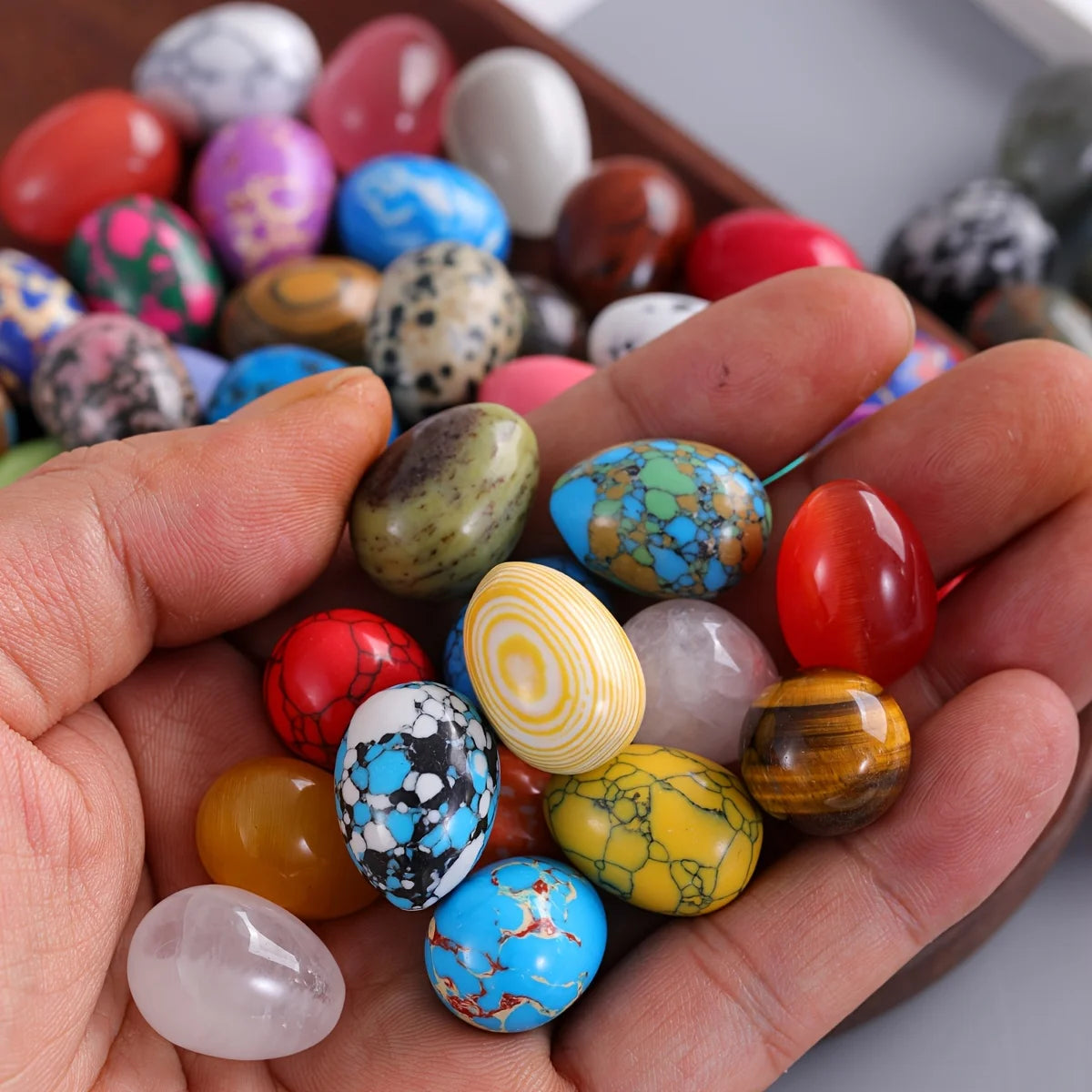 Natural Egg-Shape Healing Crystal Stone